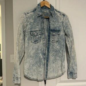 GAP 1969 Acid Wash Chambray Button Up Top Size Small